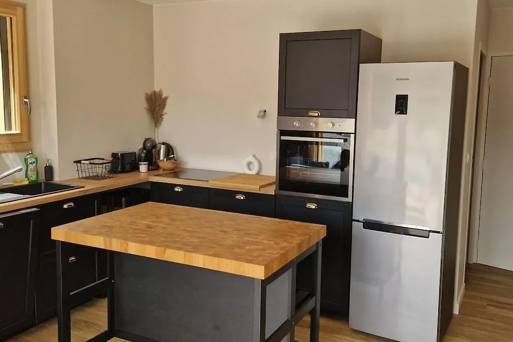 Appartement Montagne 50M2 2 Chambres Et Un Canape Lit Les Gets 0*,  France